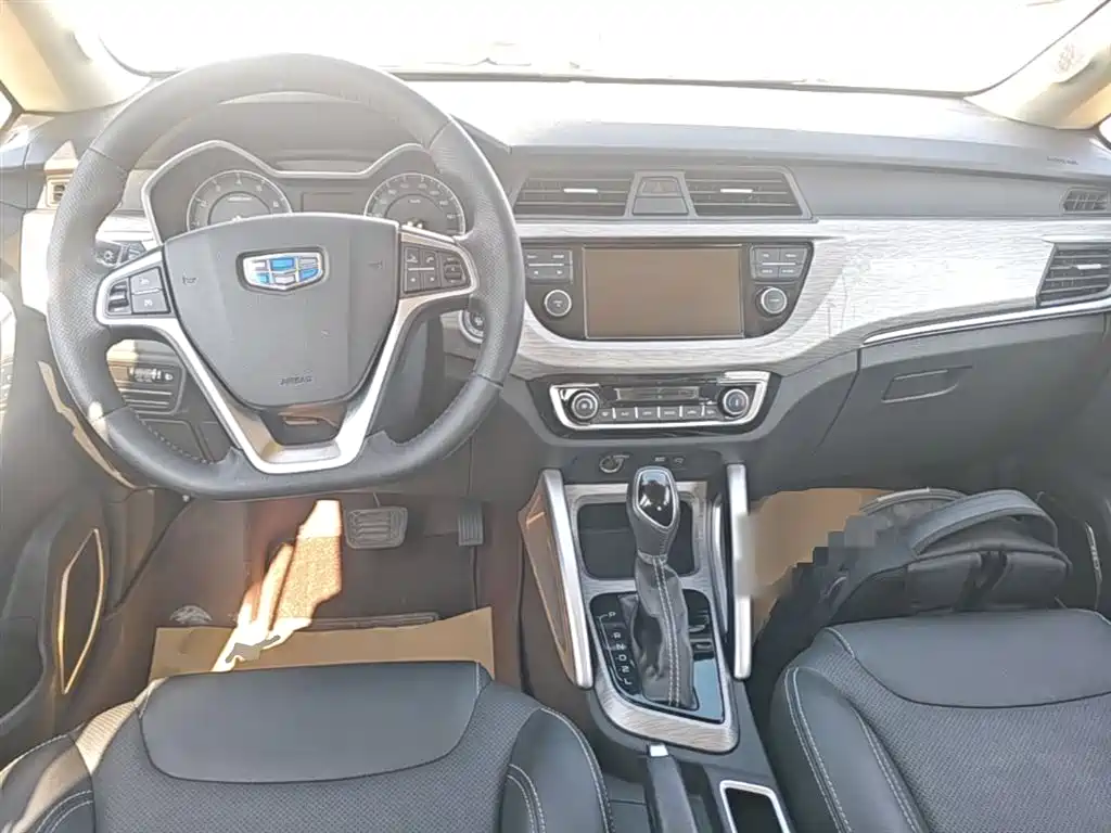 Geely Vision X3 2019 — фото 10