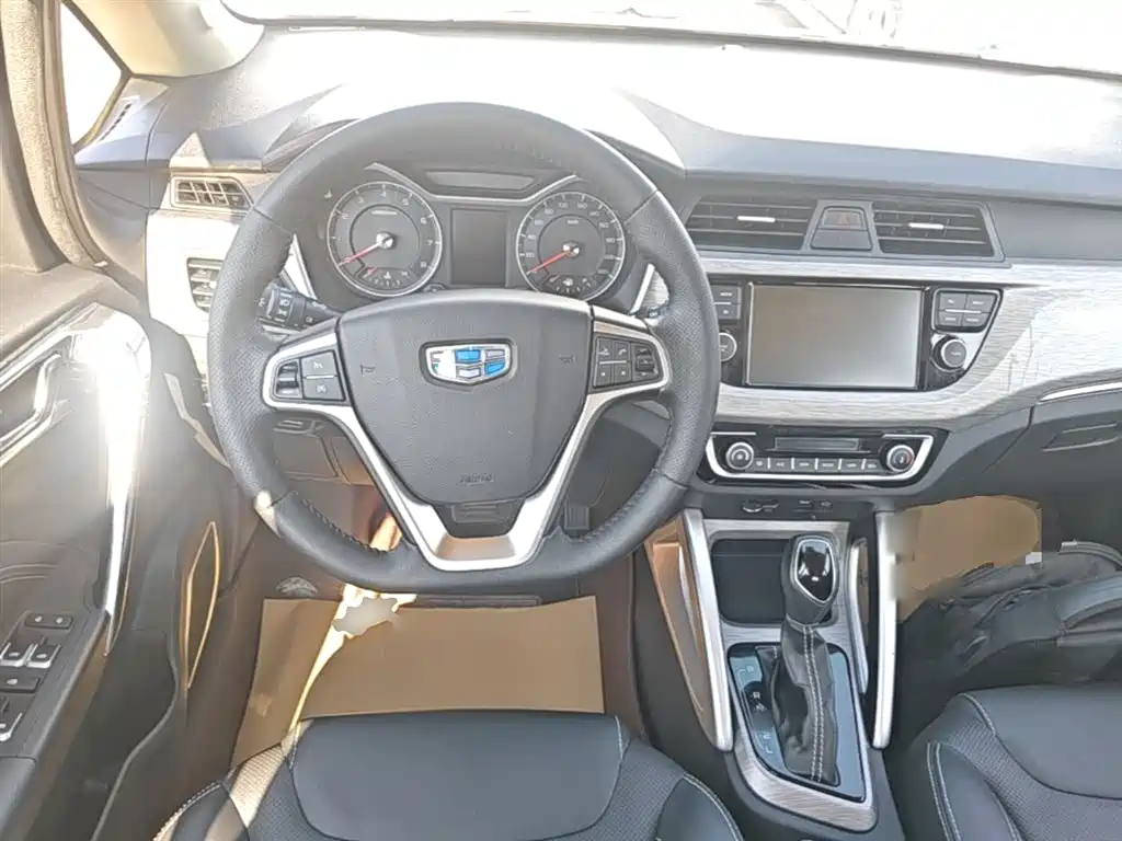 Geely Vision X3 2019 — фото 11