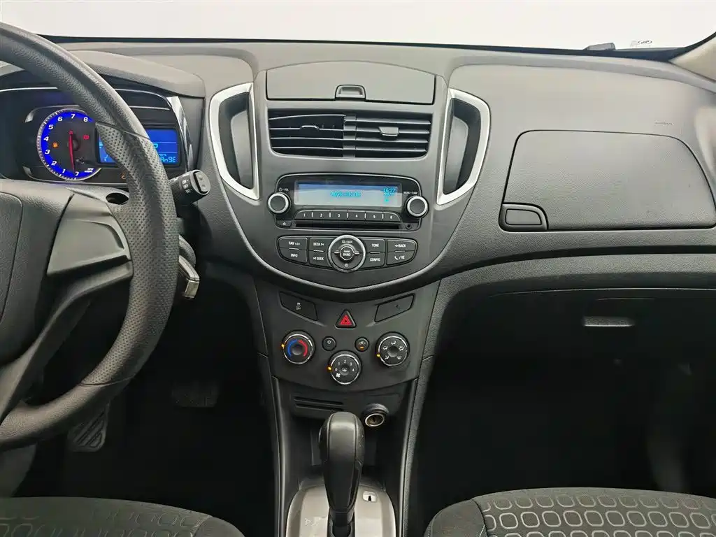 Chevrolet Trax 2016 — фото 12