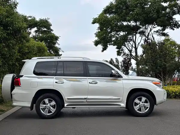 Toyota Land Cruiser 2015