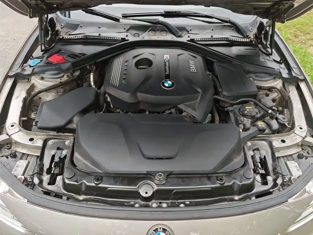 BMW 3 Series 2019 — фото 16