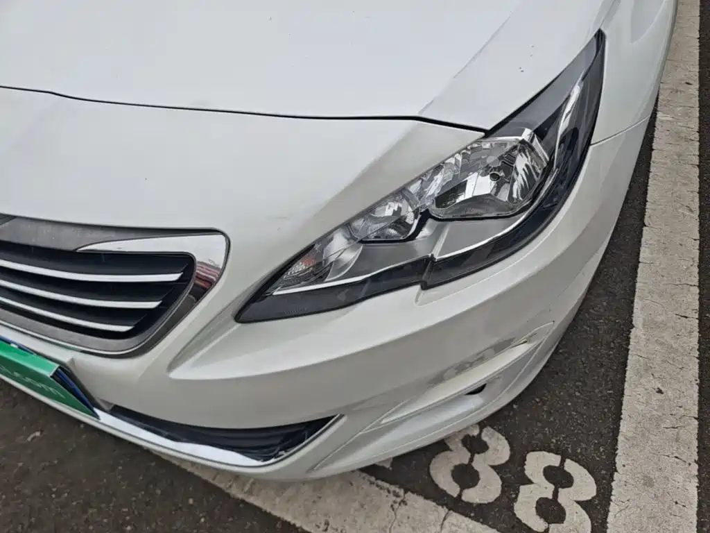 Peugeot 408 2018 — фото 24