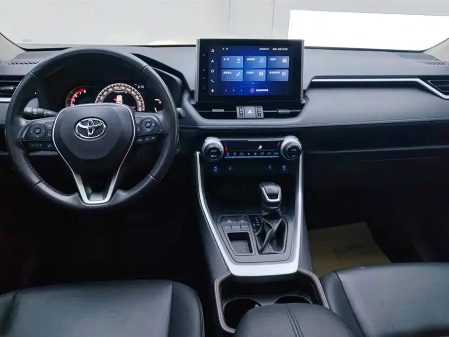 Toyota RAV4 2023 — фото 12
