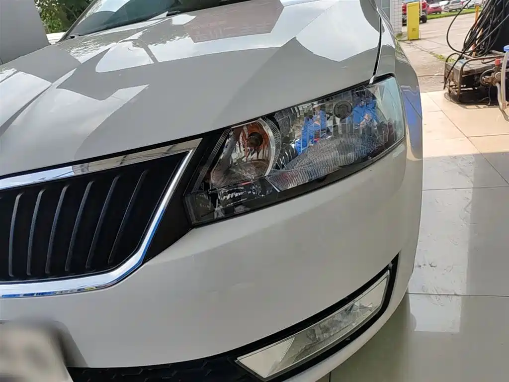 Skoda Rapid 2014 — фото 23