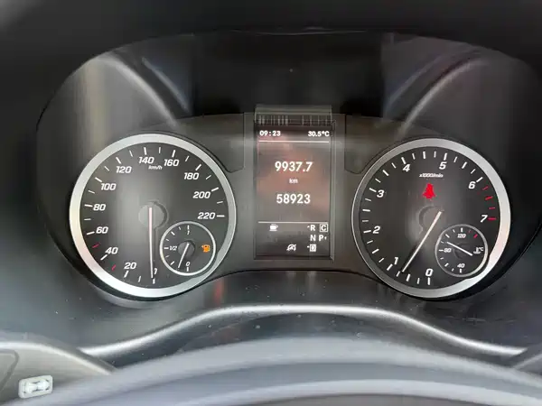 Mercedes-Benz Vito 2023