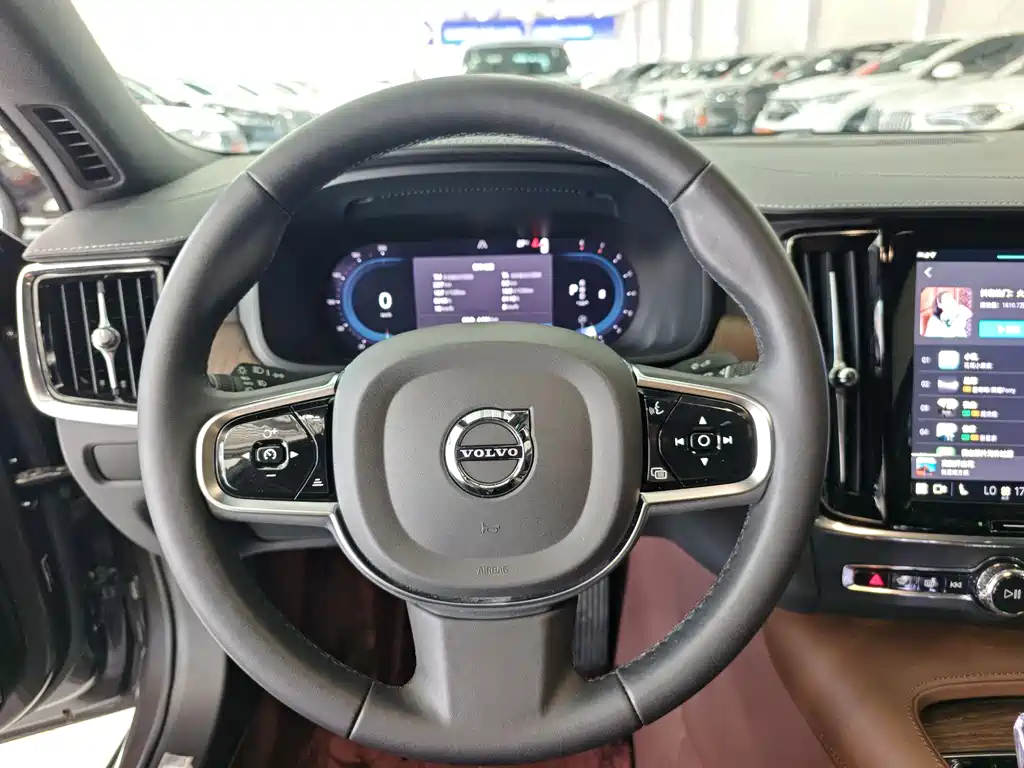 Volvo S90 2025 — фото 13