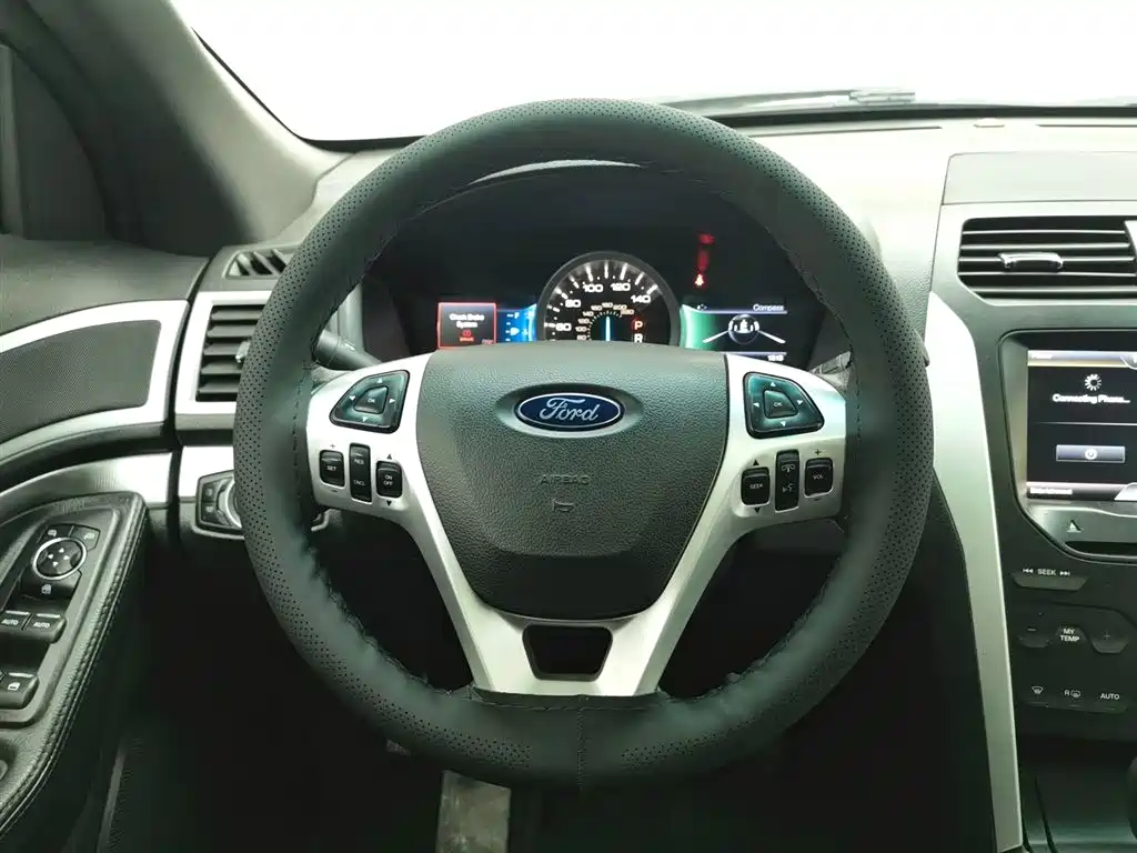 Ford Explorer 2015 — фото 12