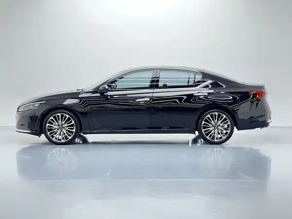 Nissan Teana 2022