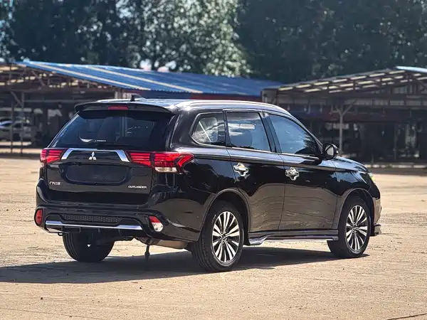 Mitsubishi Outlander 2021