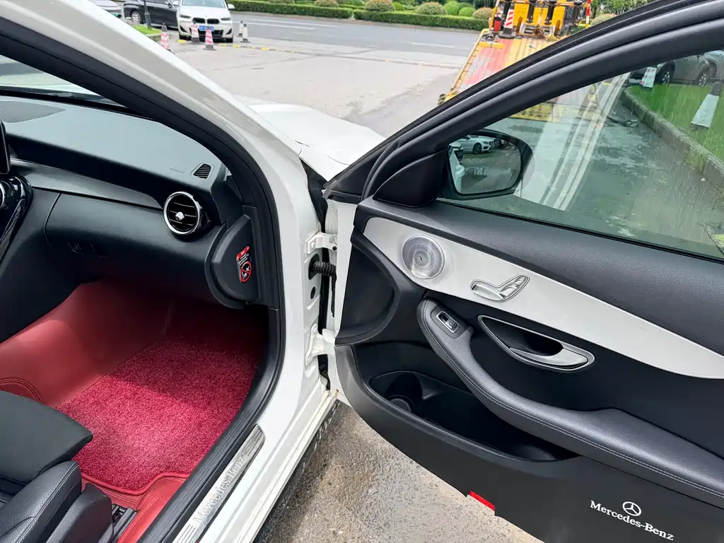 Mercedes-Benz C-Class 2021