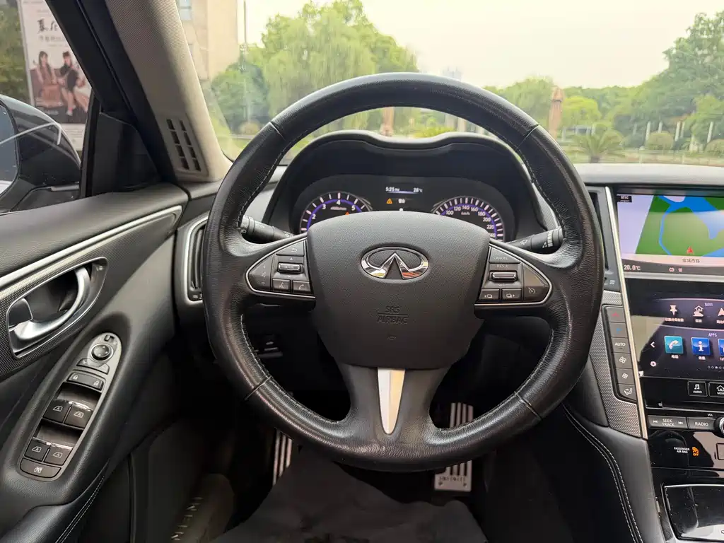 Infiniti Q50L 2017 — фото 11