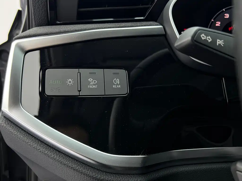 Audi Q3 2023 — фото 16