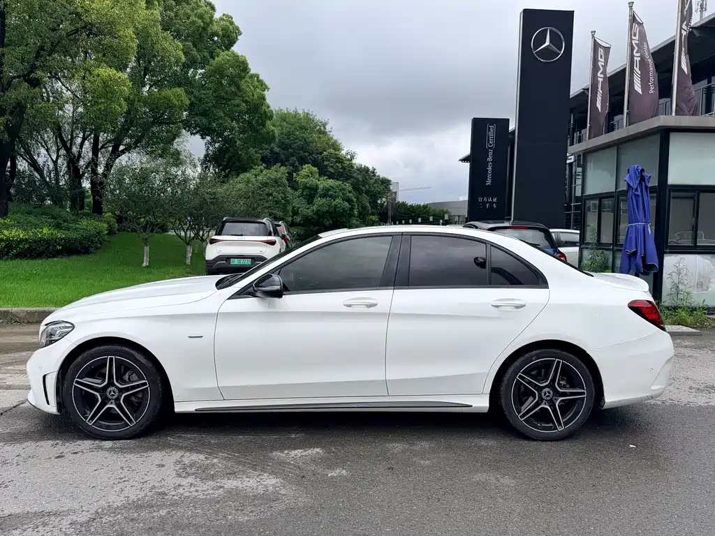 Mercedes-Benz C-Class 2021 — фото 12