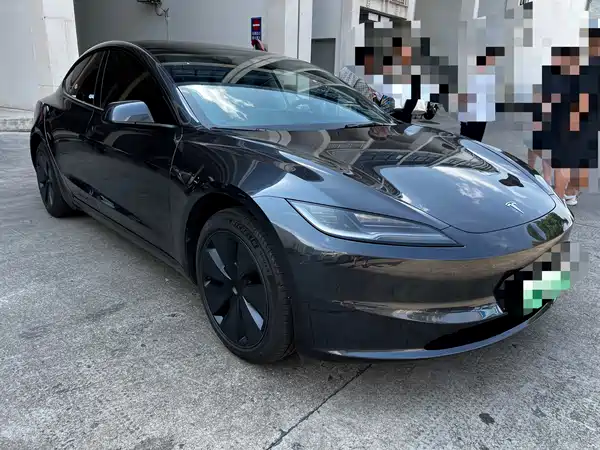 Tesla Model 3 2024