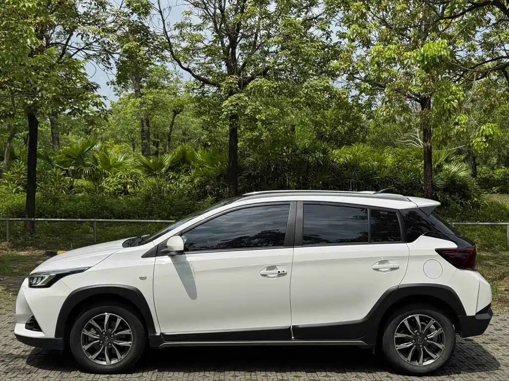 Toyota Yaris L 2022
