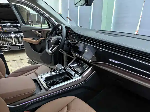 Audi Q7 2024