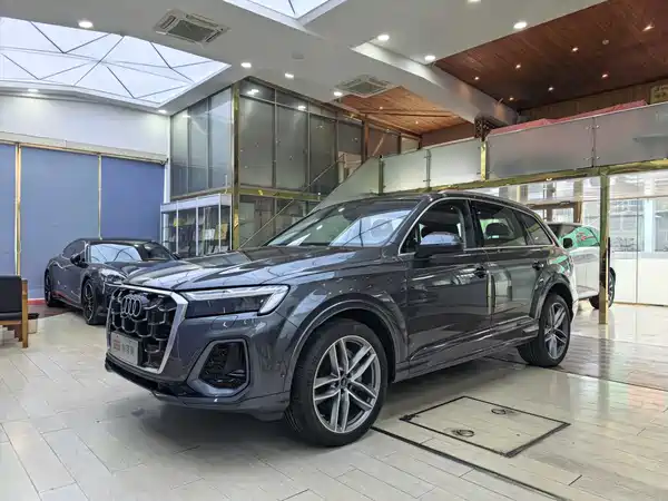 Audi Q7 2024