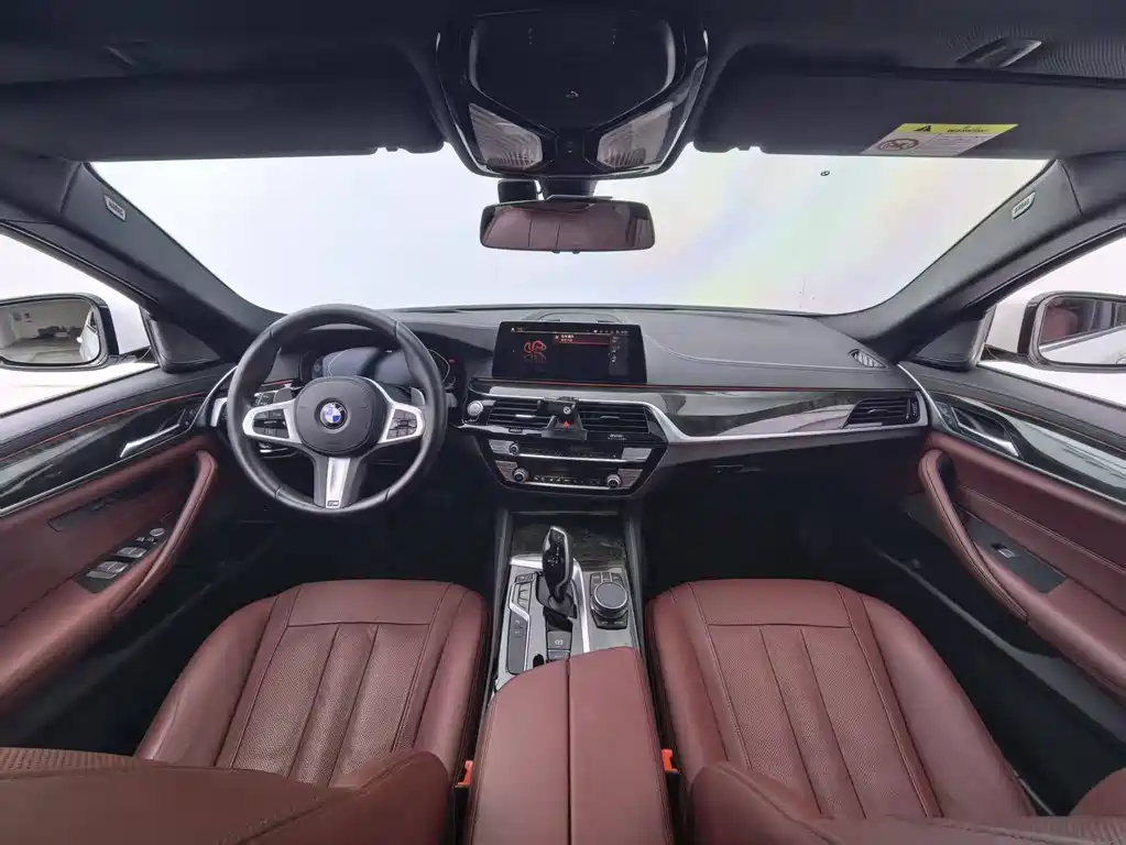BMW 5 Series 2020 — фото 11