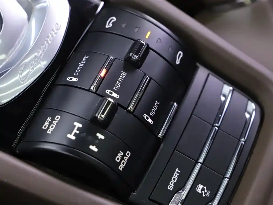 Porsche Cayenne 2014 — фото 12