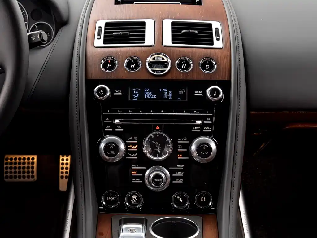 Aston Martin Rapide 2013 — фото 12