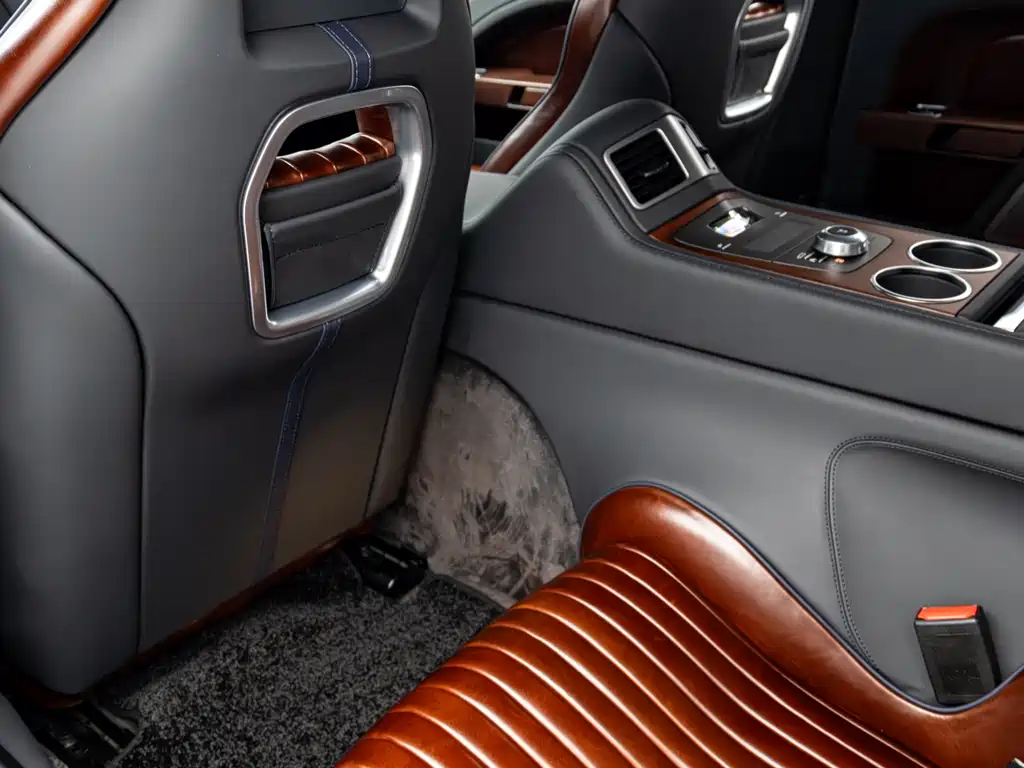 Aston Martin Rapide 2013 — фото 18