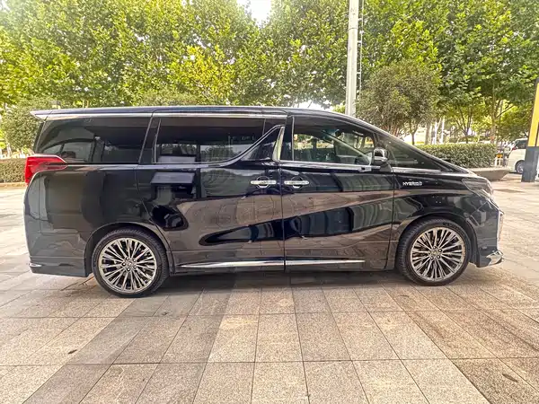 Toyota Alphard 2022