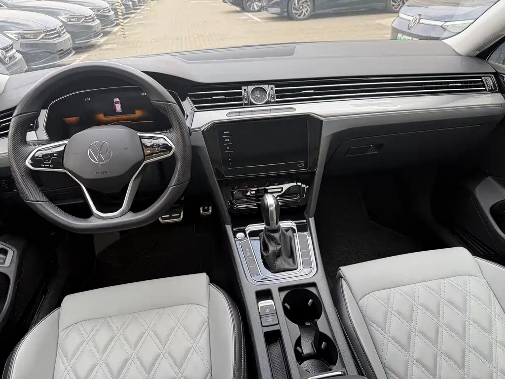 Volkswagen Magotan 2025