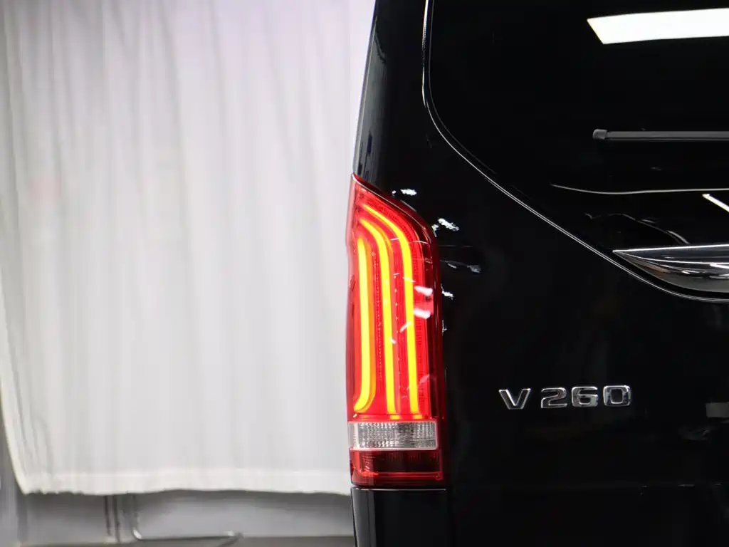 Mercedes-Benz V-Class 2022 — фото 27