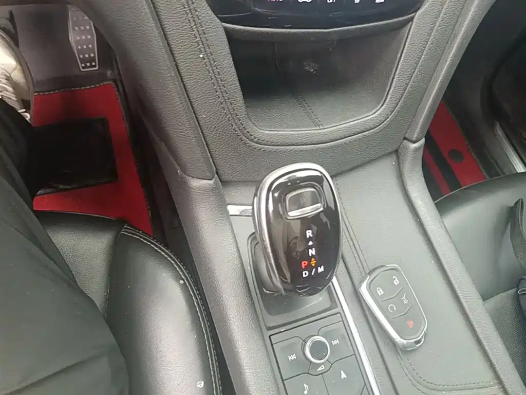 Cadillac XT5 2020 — фото 14