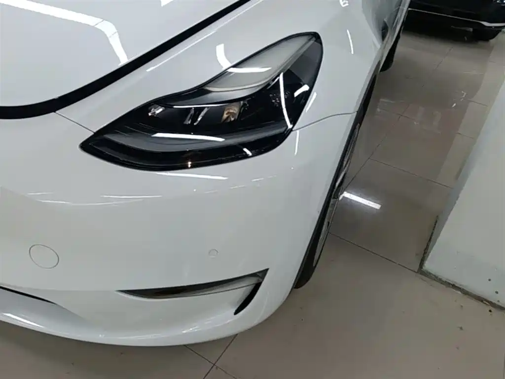 Tesla Model Y 2021 — фото 24