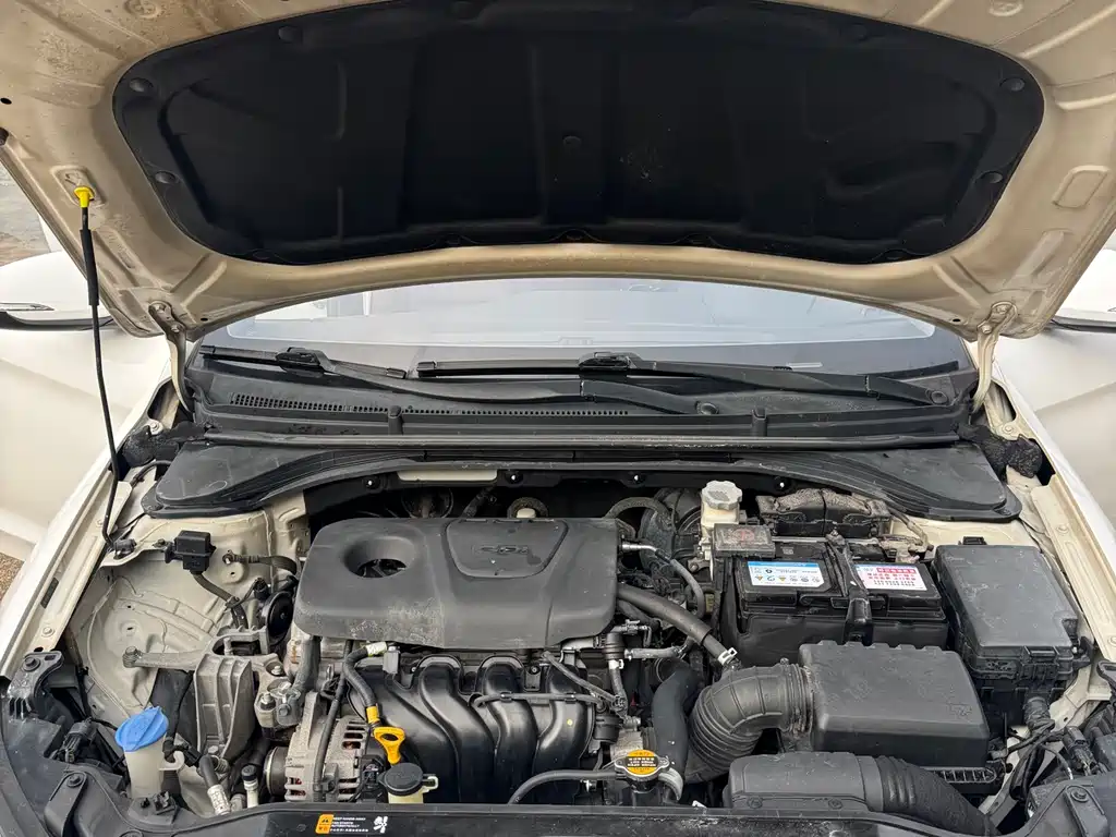 Hyundai Elantra 2018 — фото 15
