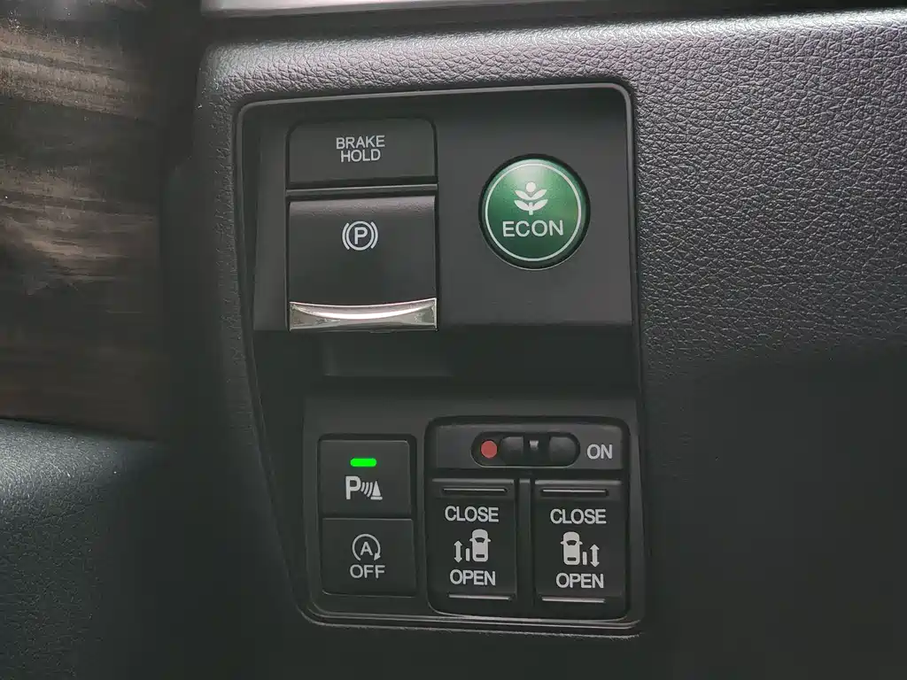 Honda Elysion 2017 — фото 20