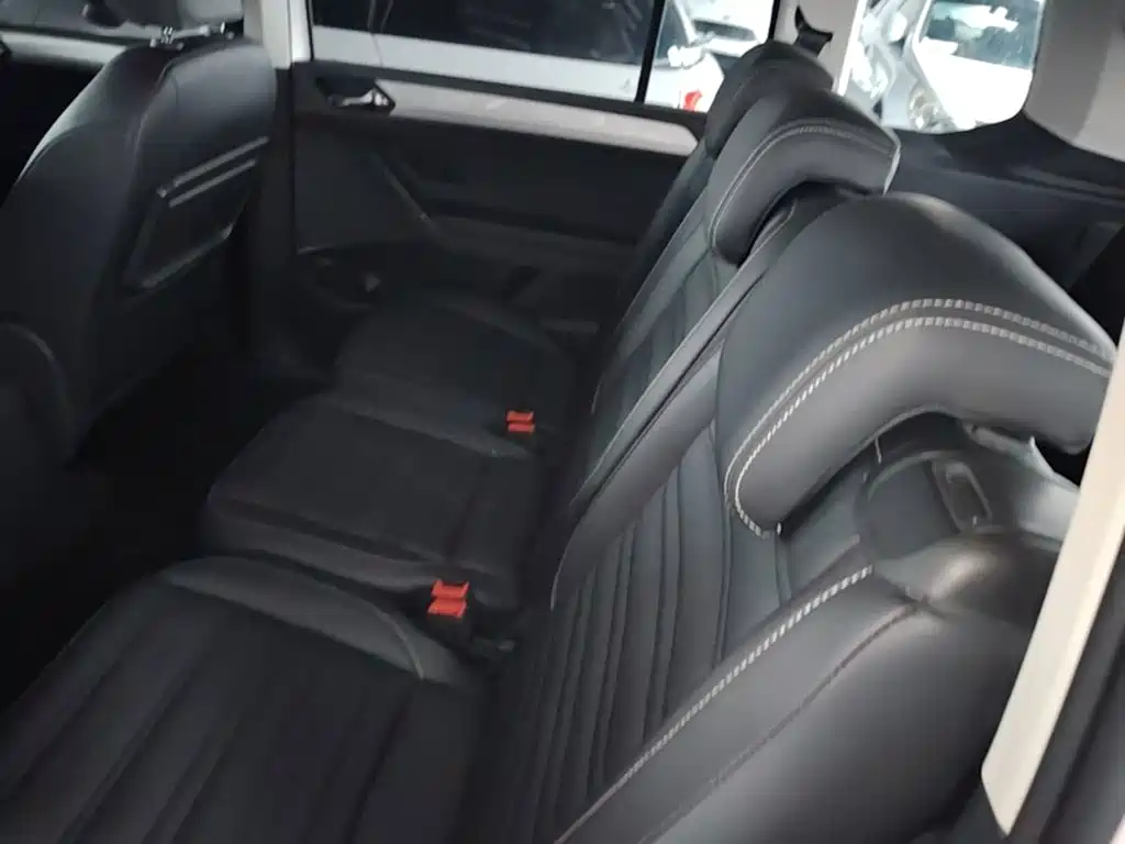 Volkswagen Touran 2019 — фото 17