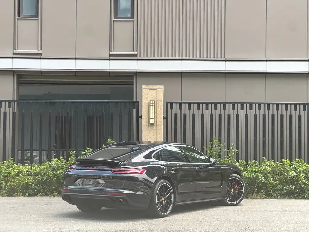 Porsche Panamera 2018 — фото 3