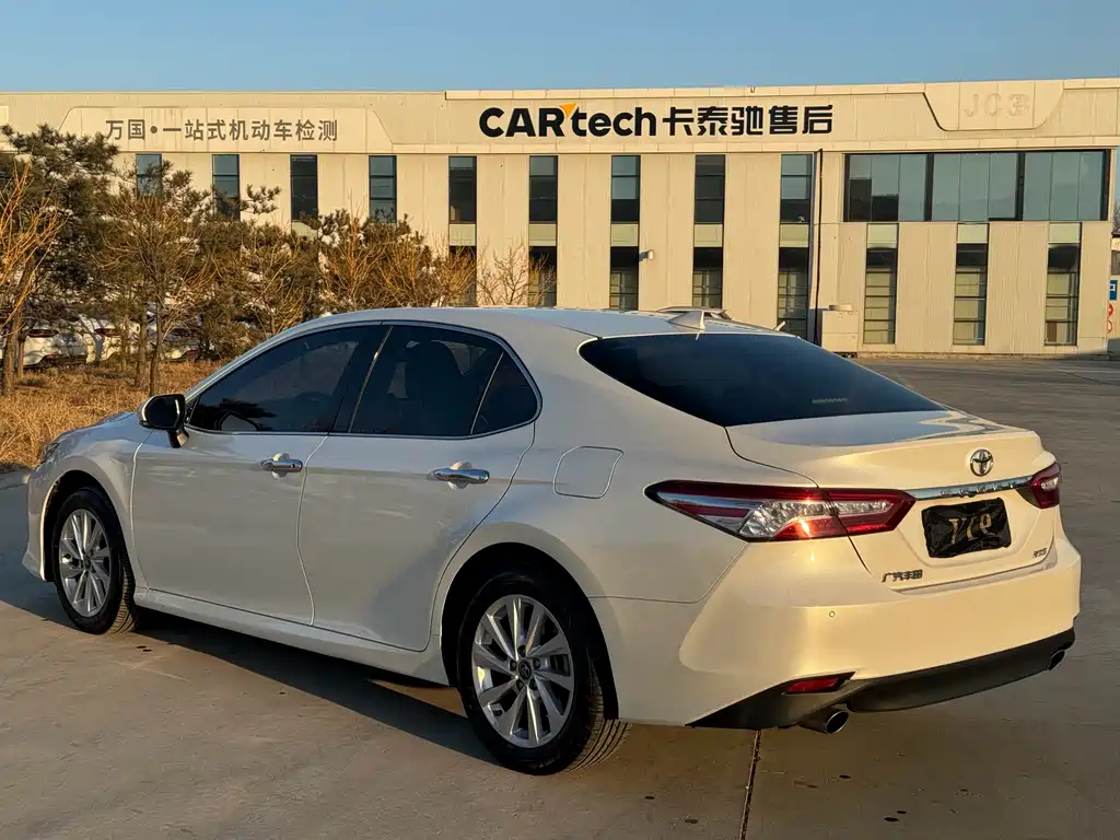 Toyota Camry 2021 — фото 23