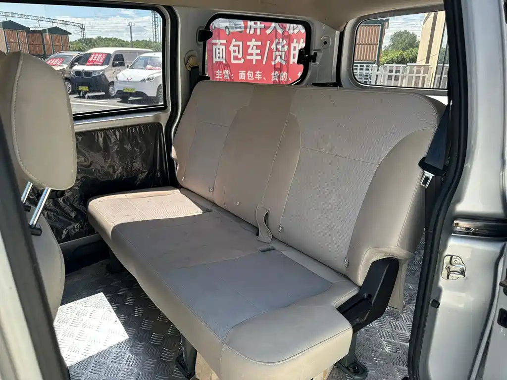 Wuling Hongguang V 2022 — фото 10