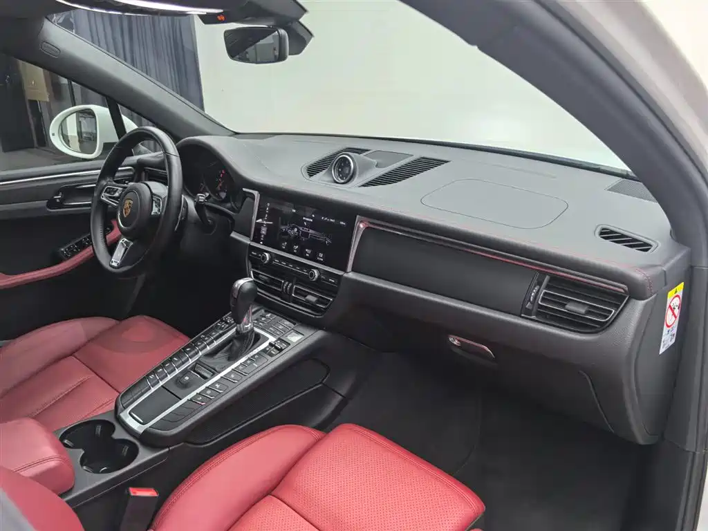 Porsche Macan 2021 — фото 15