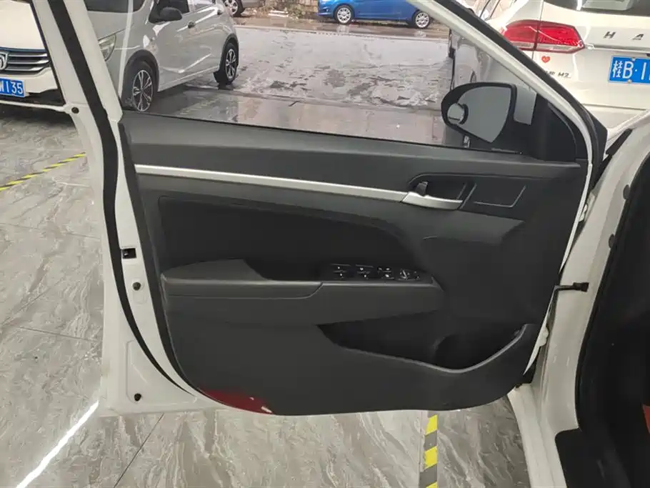 Hyundai Elantra 2017