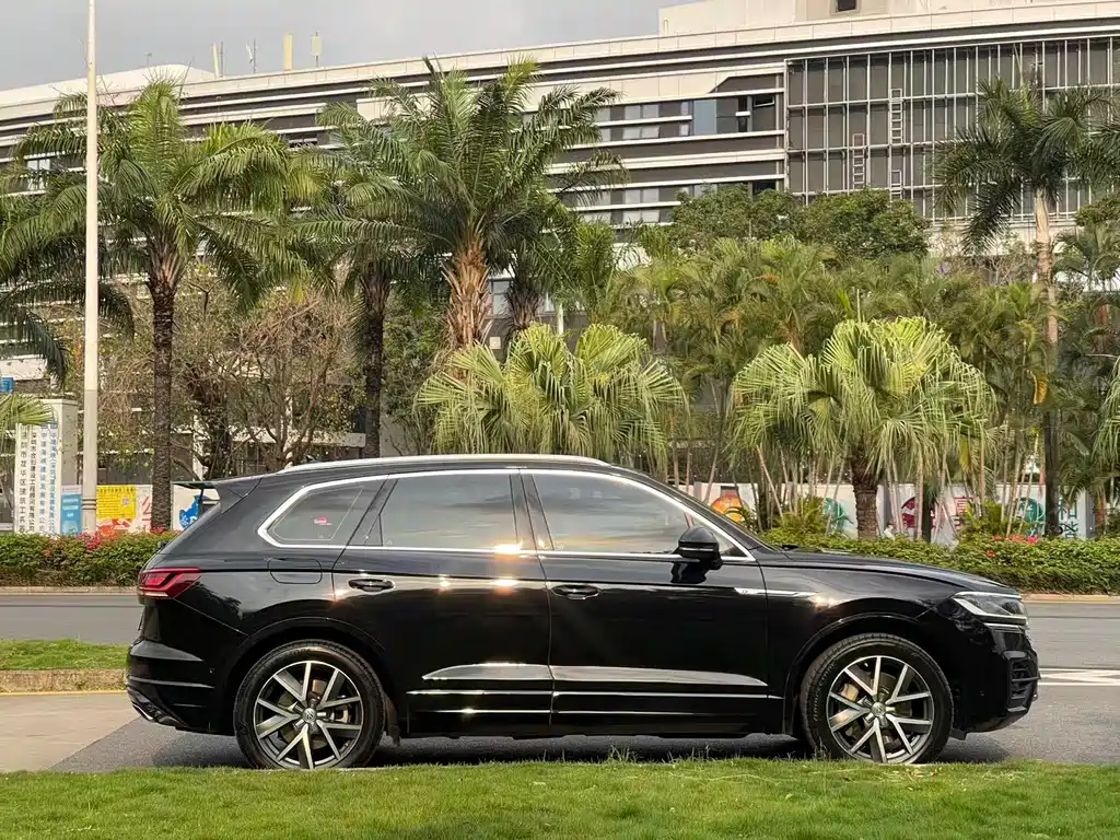Volkswagen Touareg 2019 — фото 14