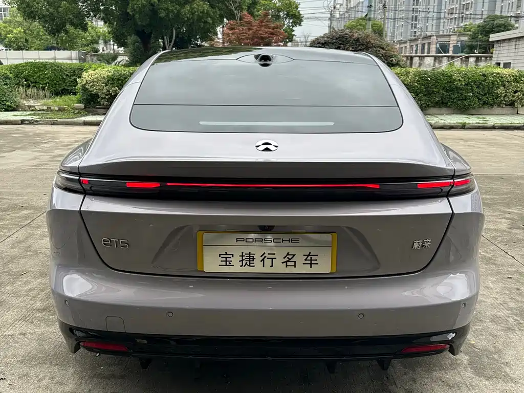 NIO ET5 2025