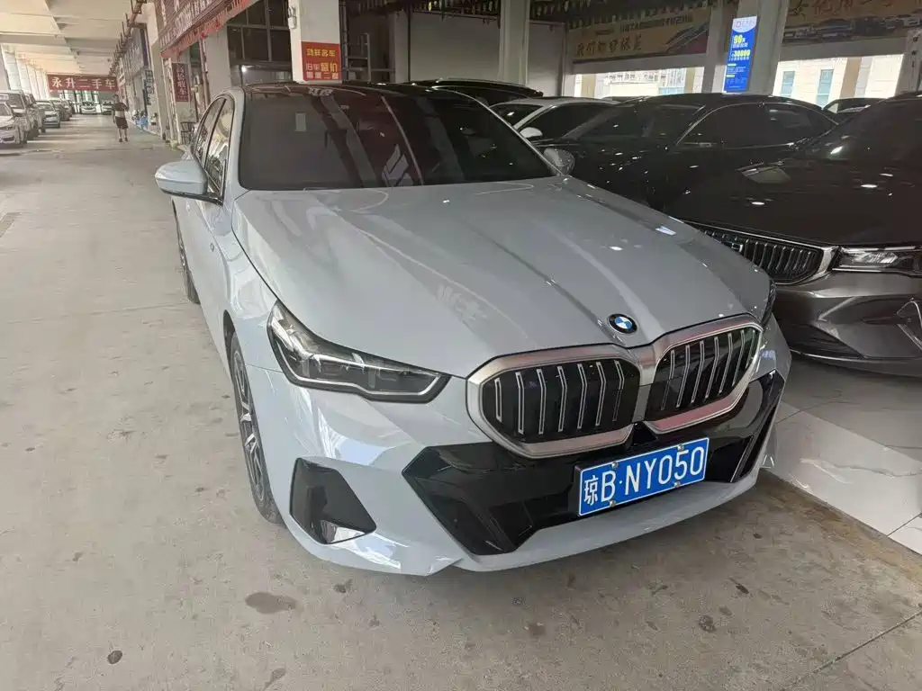 BMW 5 Series 2025