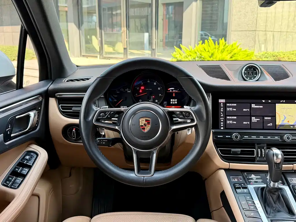 Porsche Macan 2020 — фото 18
