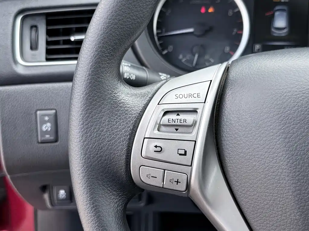 Nissan Tiida 2016 — фото 15