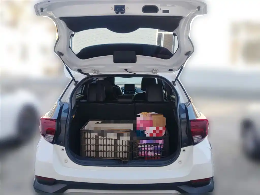 Toyota Yaris L 2019 — фото 10