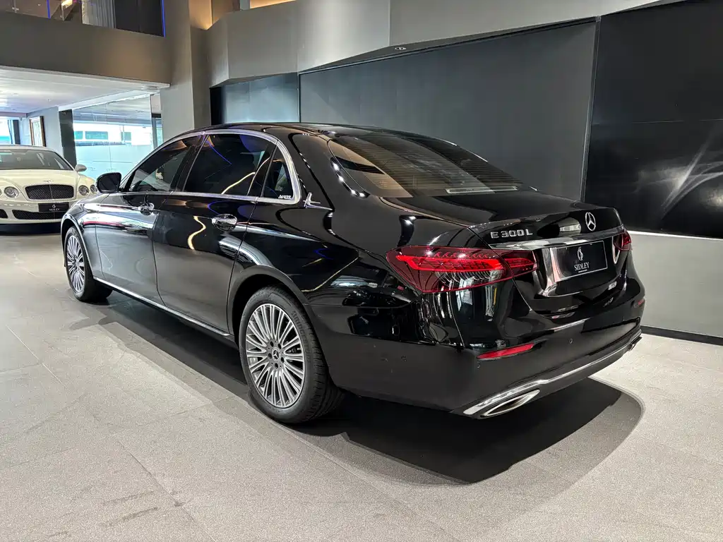 Mercedes-Benz E-Class 2022