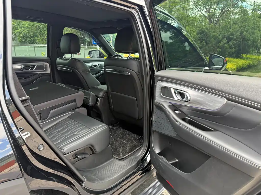 GAC Motor Trumpchi GS8 2023 — фото 47