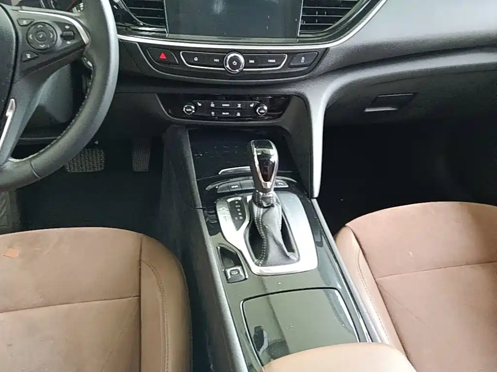 Buick Regal 2019 — фото 14