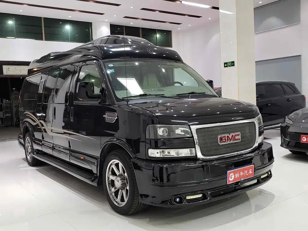 GMC Savana 2017 — фото 17