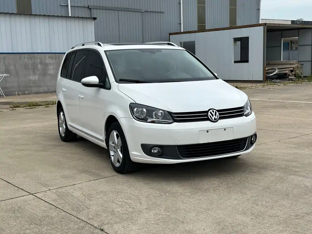 Volkswagen Touran 2015 — фото 3