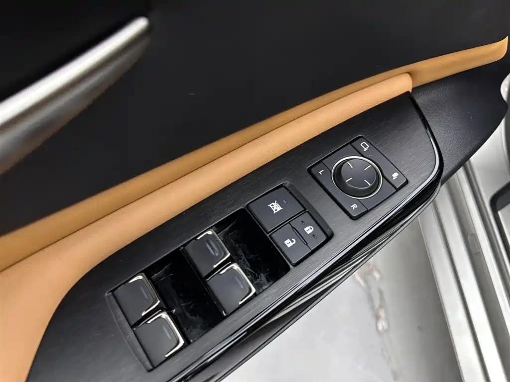 Lexus ES 2022 — фото 23